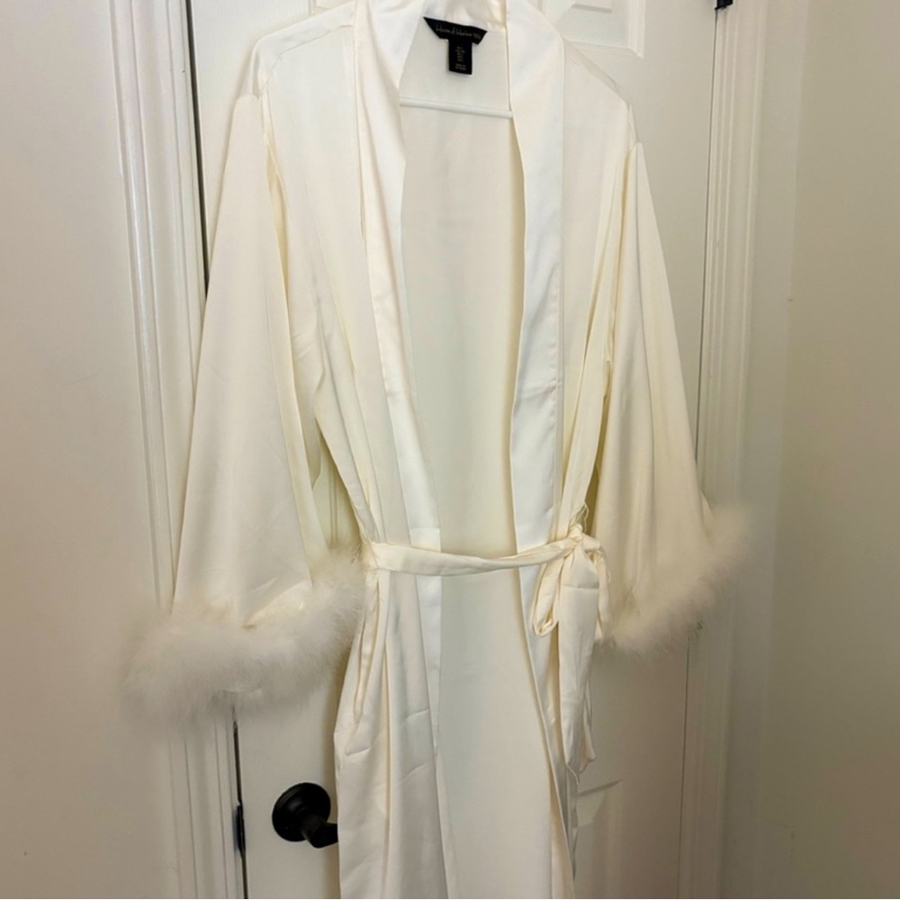 House of Harlow Ivory Satin Robe with Feather Cuffs - Picture 2 of 3